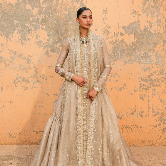 Complete Pakistani Wedding Guide: Dresses, Décor & Traditions