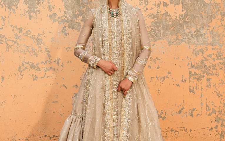 Complete Pakistani Wedding Guide: Dresses, Décor & Traditions